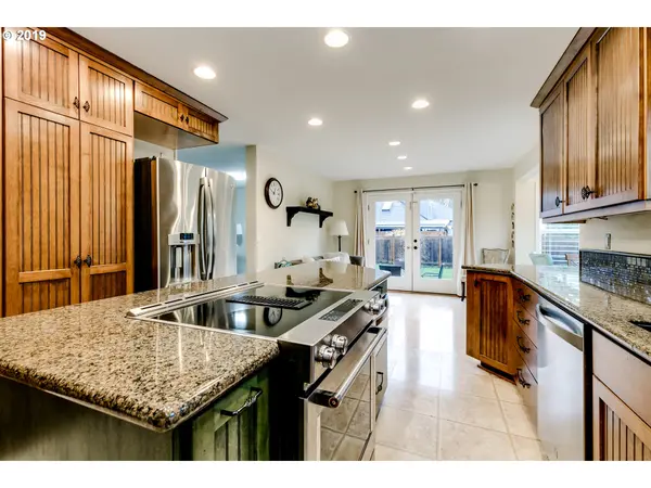 1365 RAVENWOOD DR, Eugene, OR 97401