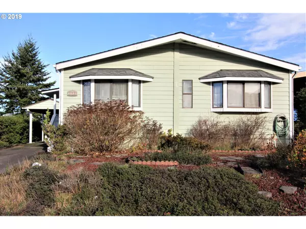 1212 EMBARCADERO CIR, Coos Bay, OR 97420