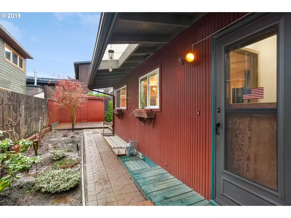6225 SE 13TH AVE, Portland, OR 97202
