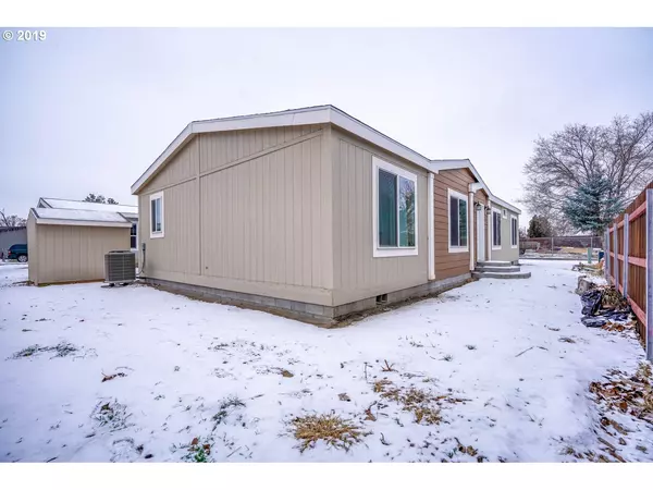 1390 SW DESERT OAK DR, Hermiston, OR 97838