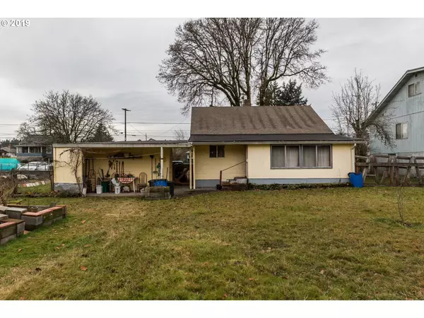 St Helens, OR 97051,284 S 17TH ST