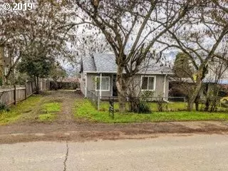 Winston, OR 97496,220 SE GRAPE AVE