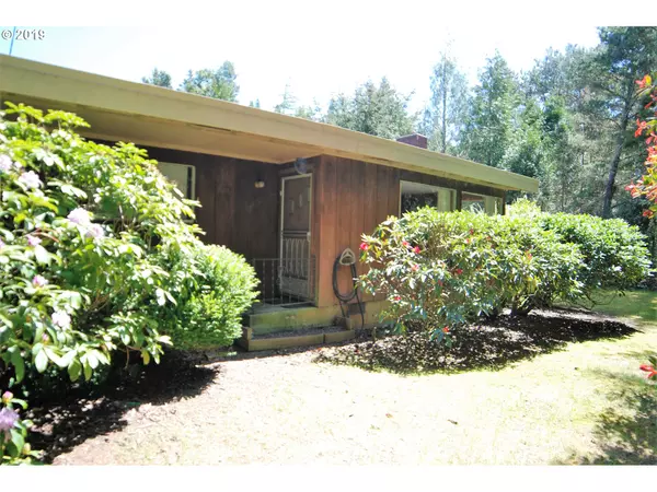 12900 WILDWOOD DR, North Bend, OR 97459