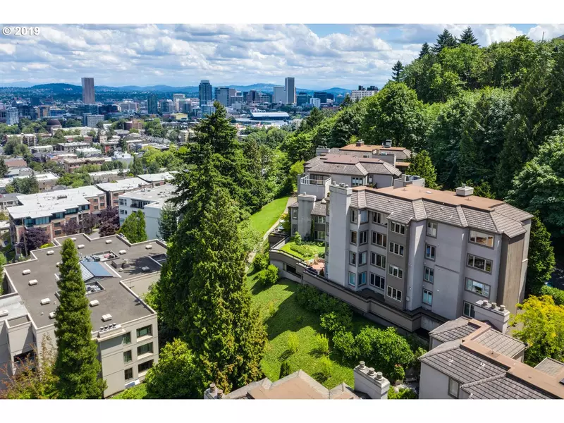 624 NW WESTOVER TER, Portland, OR 97210