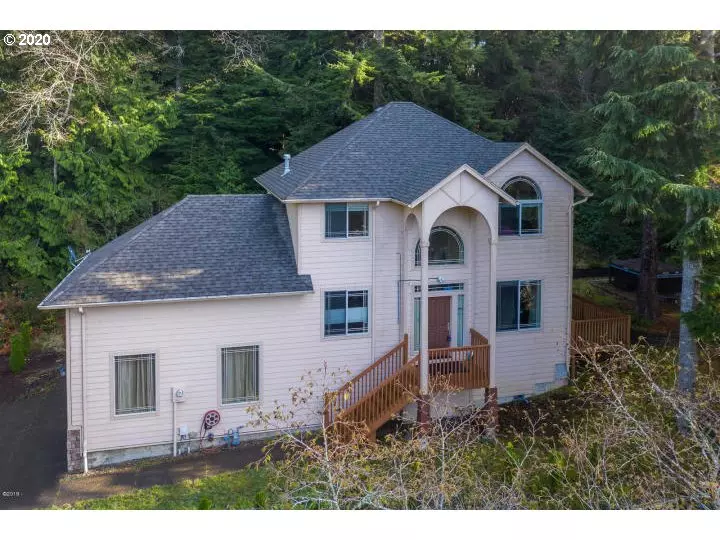 510 E COLLINS ST, Depoe Bay, OR 97341