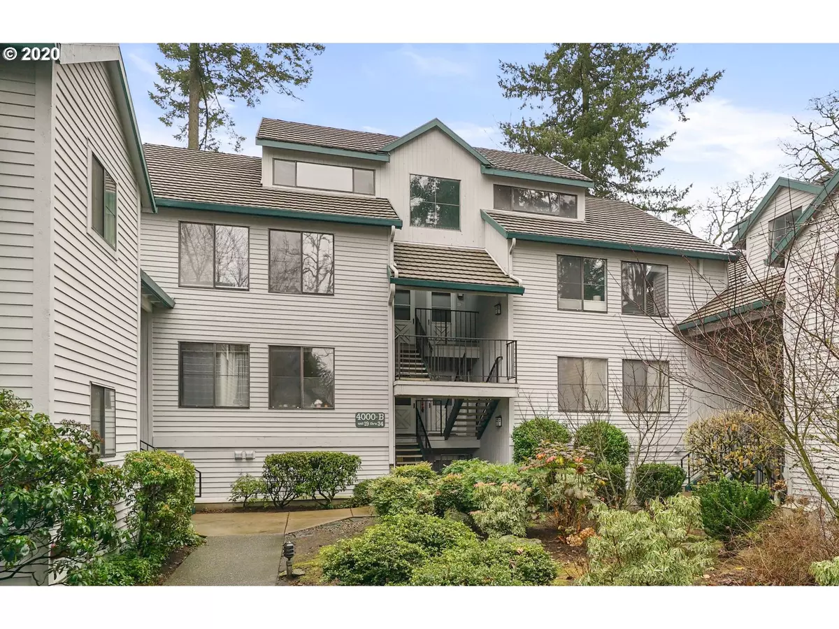 Lake Oswego, OR 97035,4000 CARMAN DR #19