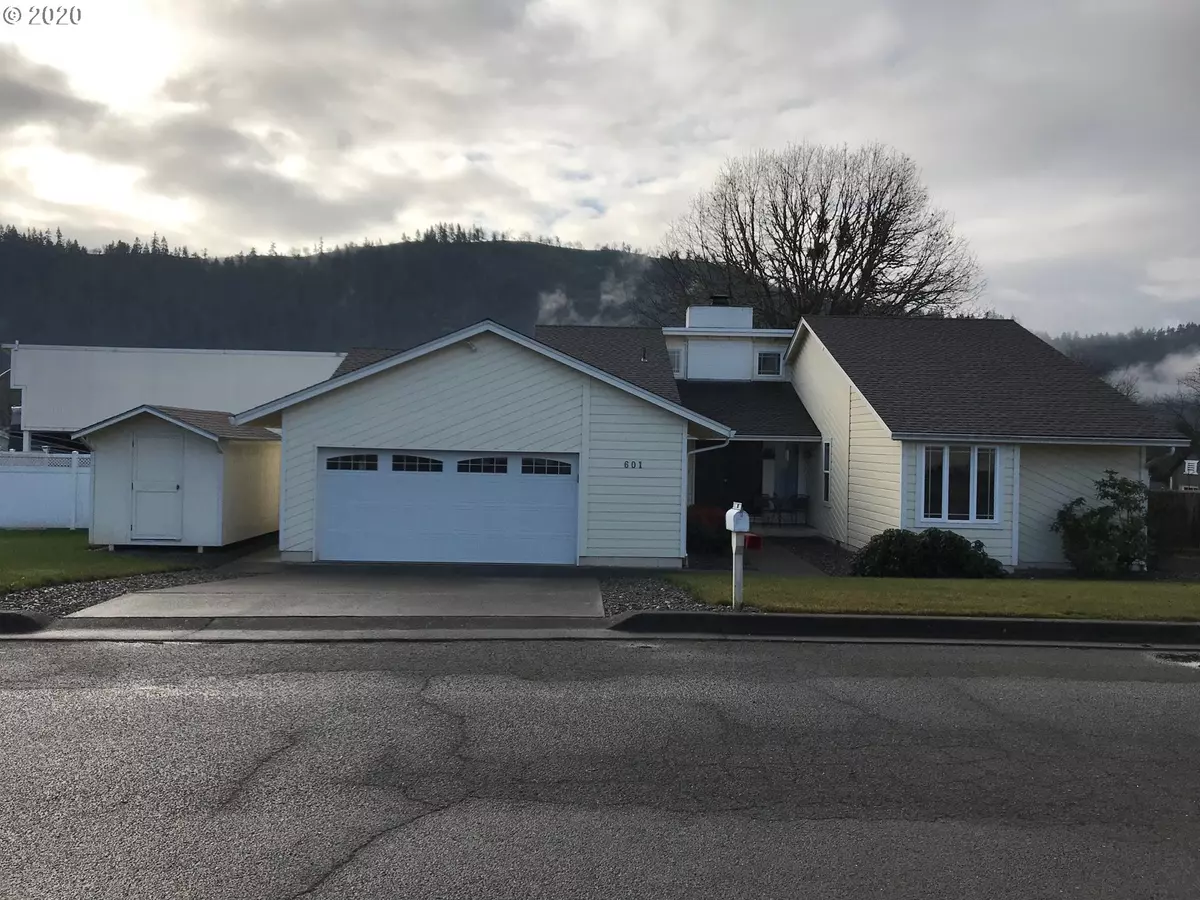 Winston, OR 97496,601 SE DEERWOOD CT