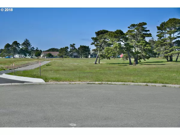 Bandon, OR 97411,2976 AVOCET AVE #22