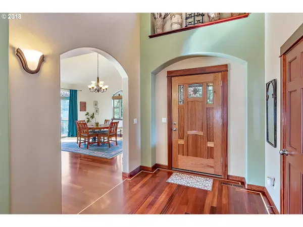 Phoenix, OR 97535,479 ELM ST