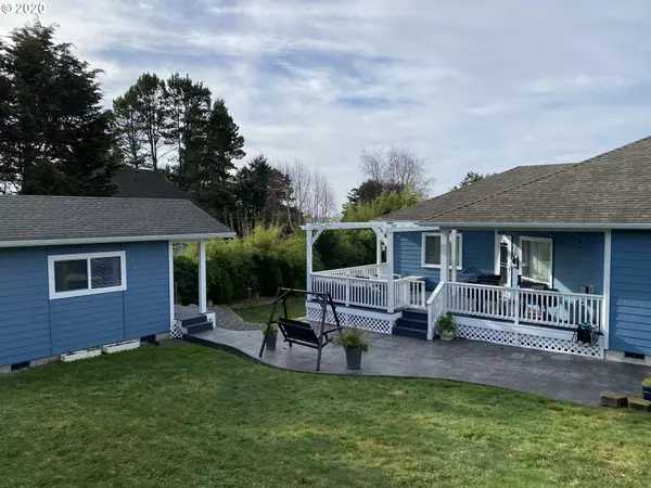 Brookings, OR 97415,827 JULIE DR