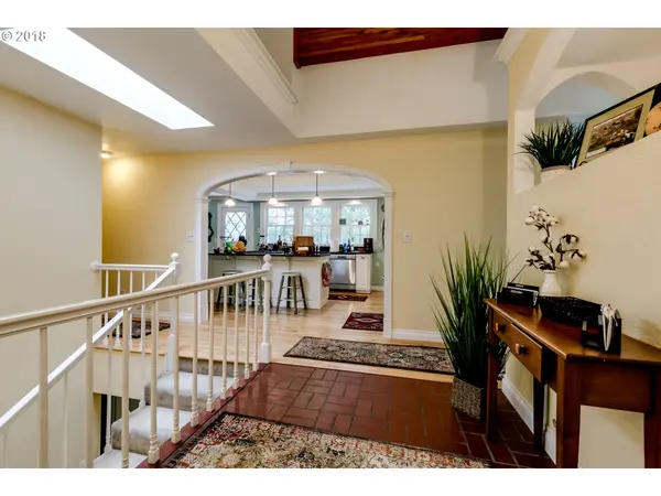 Eugene, OR 97405,31522 FOX HOLLOW RD