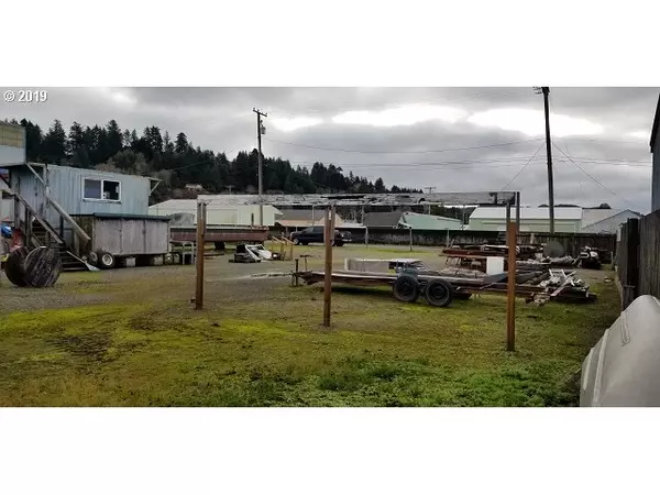 Reedsport, OR 97467,455 RIVERFRONT WAY