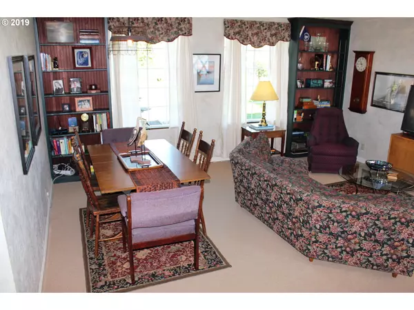 Eugene, OR 97402,6001 BARGER DR