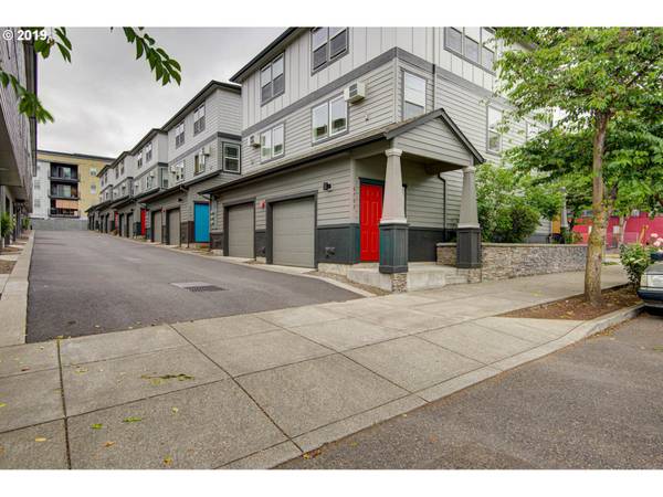 6703 N SALEM AVE, Portland, OR 97203