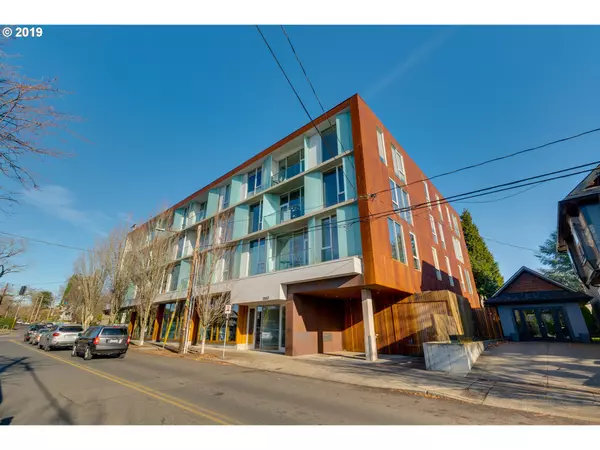 2530 SE 26TH AVE #302, Portland, OR 97202