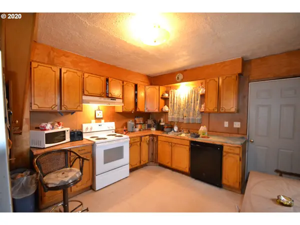 St Helens, OR 97051,1380 WEST ST