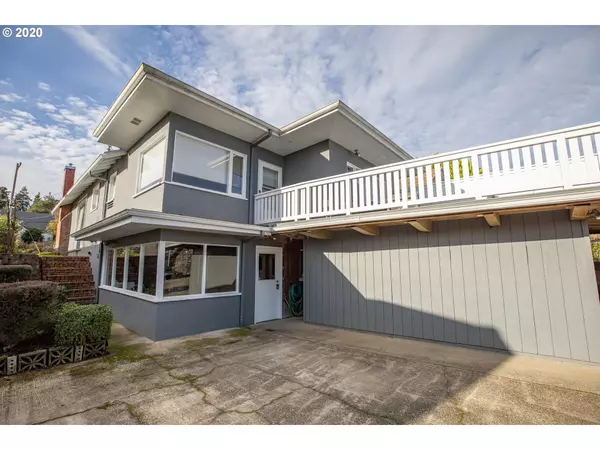 Coos Bay, OR 97420,922 S 10TH ST