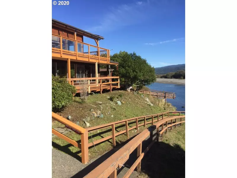 94294 N BANK ROGUE RD, Gold Beach, OR 97444