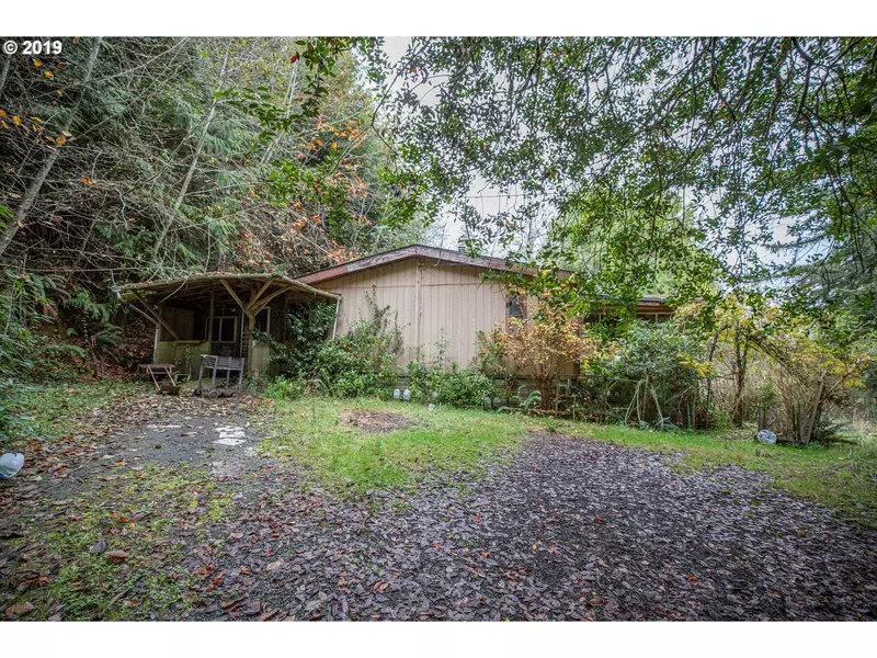 56700 BAKER RD, Coquille, OR 97423