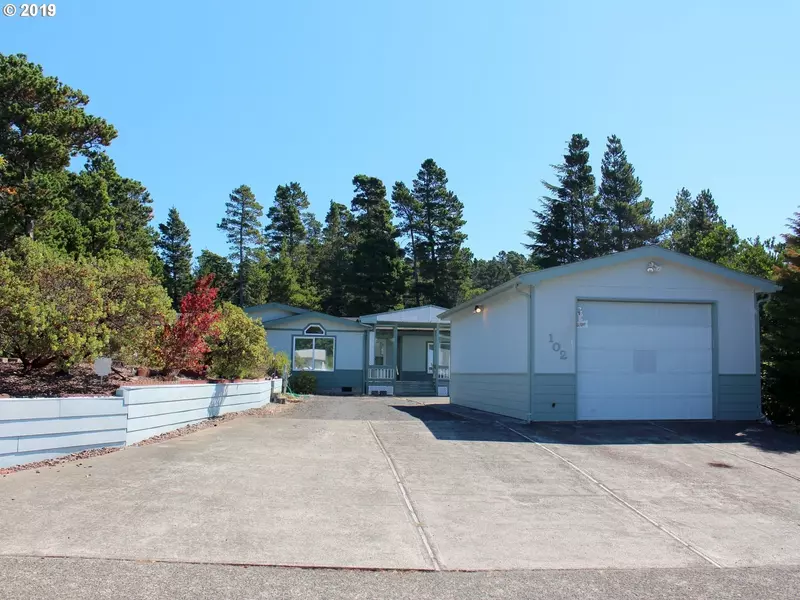 102 EVERGREEN LN, Florence, OR 97439