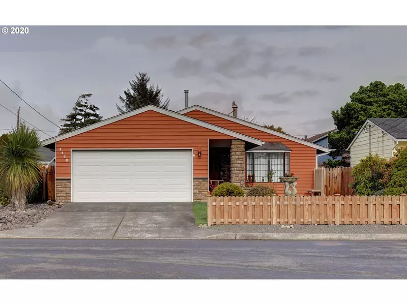 1146 Avenue G, Seaside, OR 97138