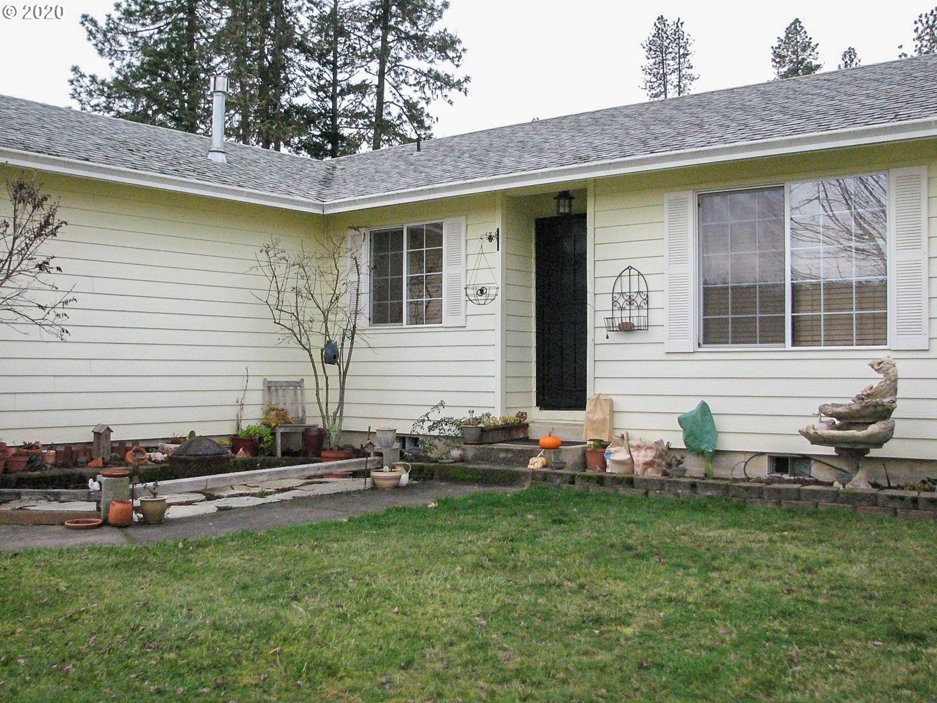 Sutherlin, OR 97479,1229 E FOURTH AVE