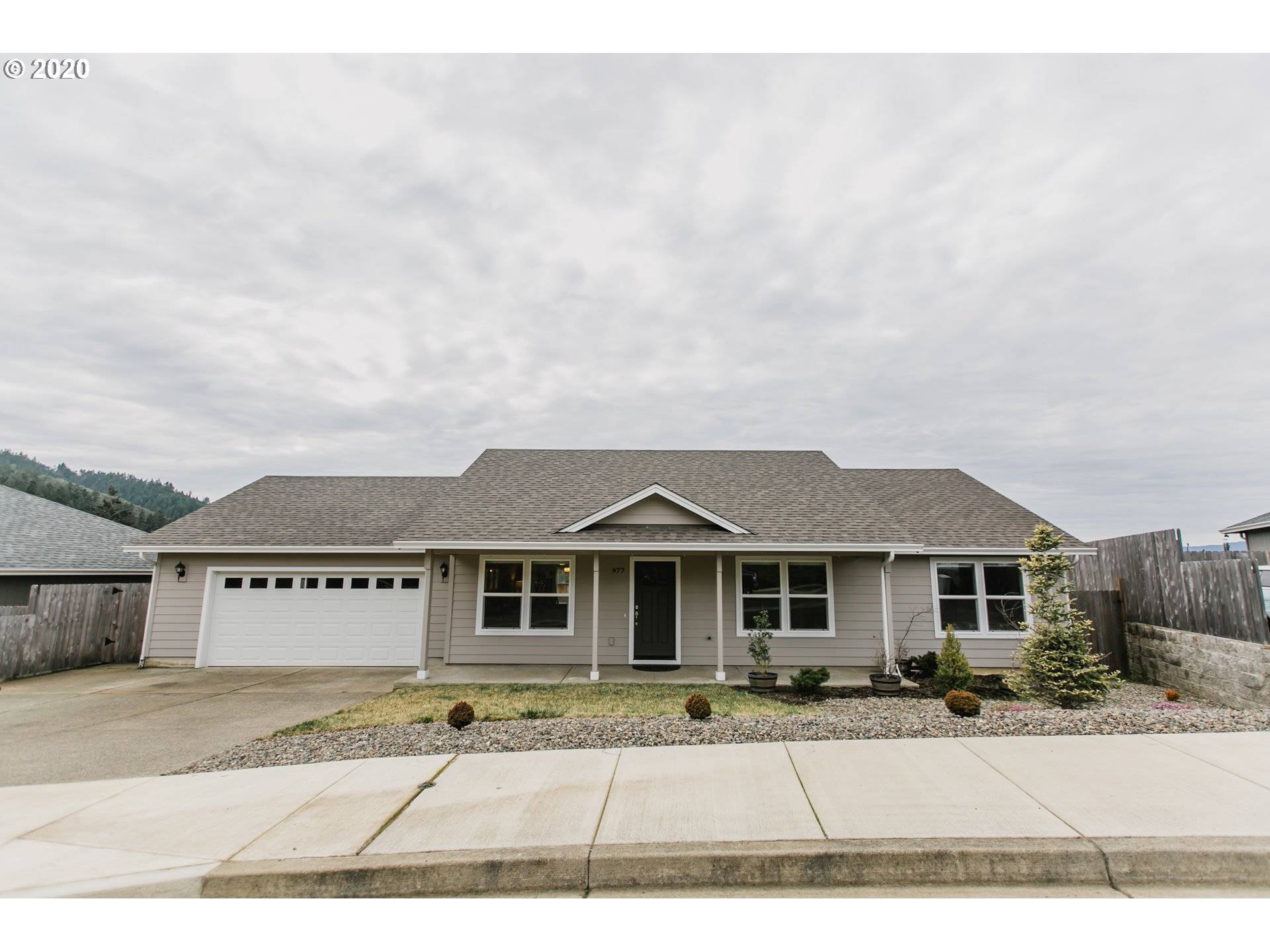 977 FOREST HEIGHTS ST, Sutherlin, OR 97479