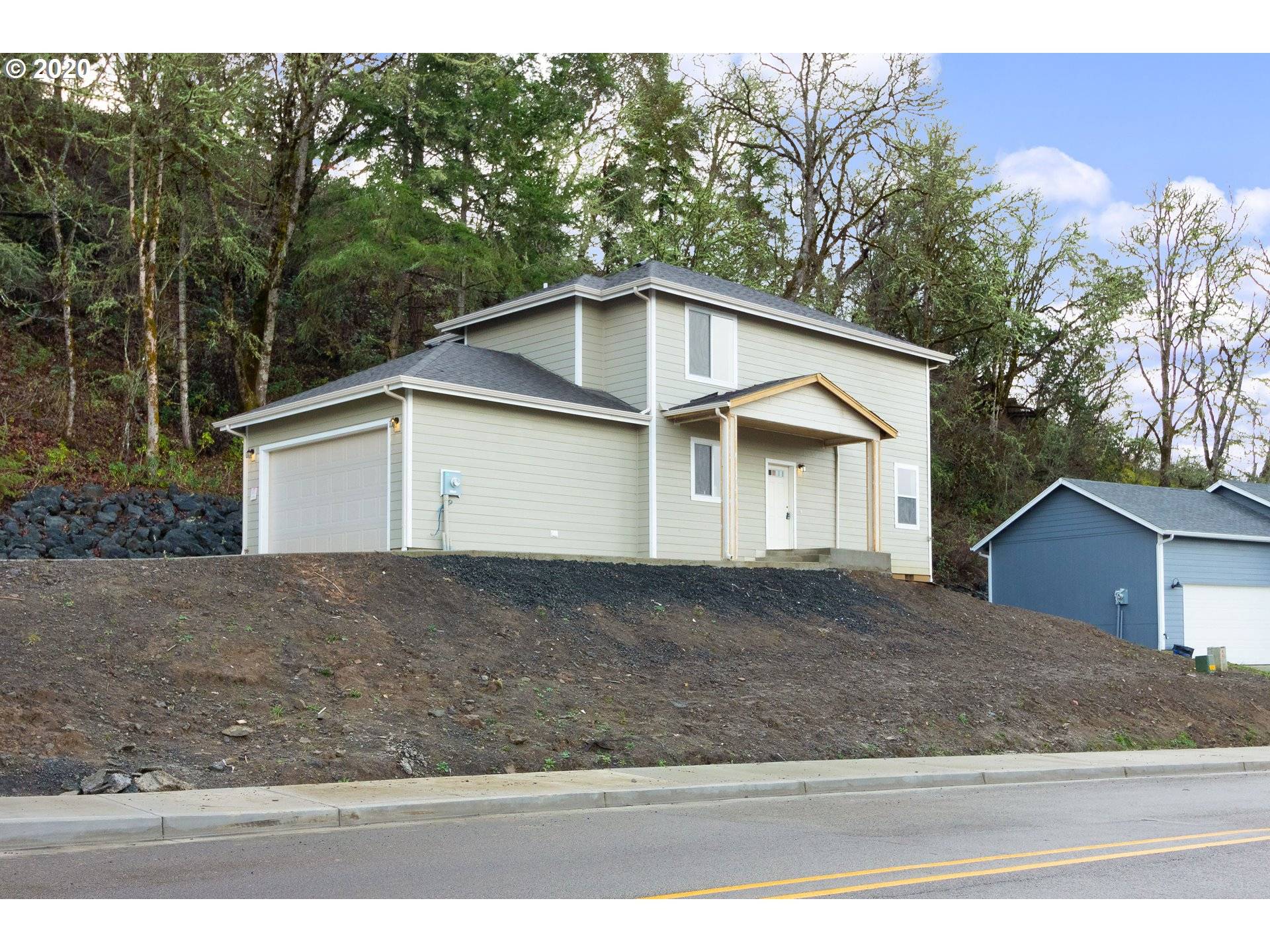 734 SOUTH SIDE RD, Sutherlin, OR 97479