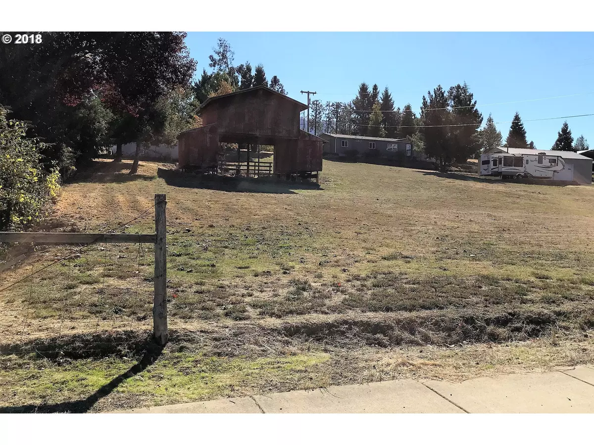 Winston, OR 97496,745 SE TOKAY ST