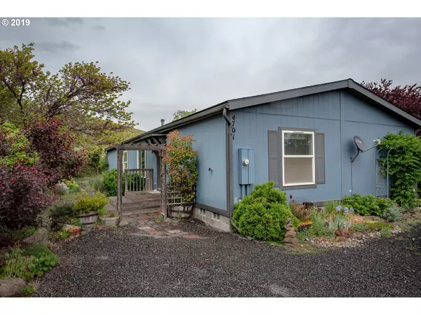 4701 NORTHWEST DR, The Dalles, OR 97058