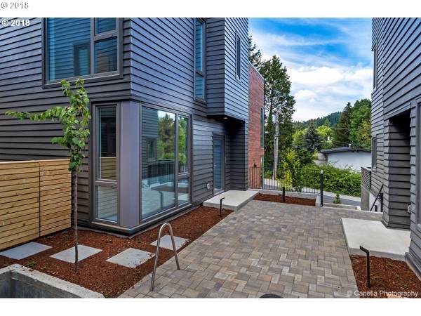 2035 SW Vermont ST #3, Portland, OR 97219