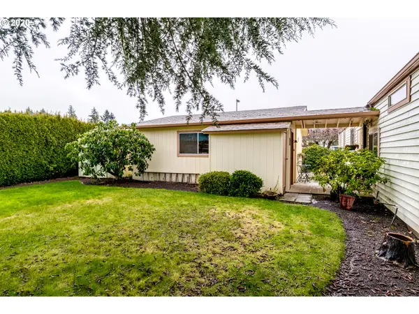 34691 DEVONSHIRE DR, Eugene, OR 97405