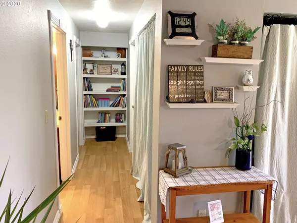 Eugene, OR 97404,409 HAMILTON AVE