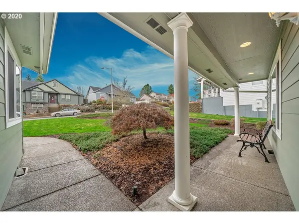 790 SE CYNTHIAN DR, Dallas, OR 97338