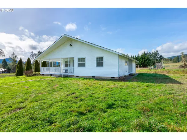 Tenmile, OR 97481,195 ERTA LN