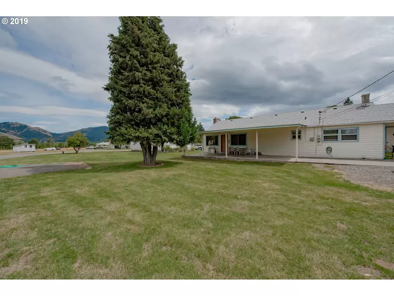 1285 Tucker RD, Hood River, OR 97031