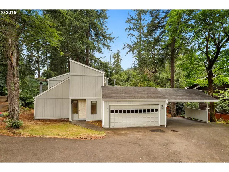 17273 BRYANT RD, Lake Oswego, OR 97035