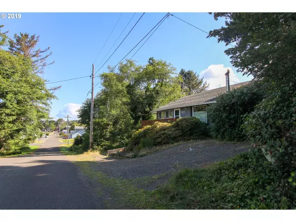 Rockaway Beach, OR 97136,238 S EASY ST