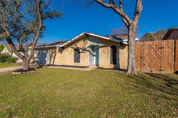 622 Country Lane, Grand Prairie, TX 75052