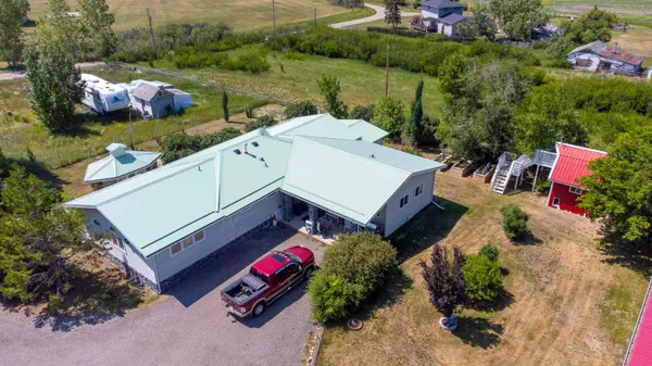 220048 Highway 842,  Cluny,  AB T0J 0S0