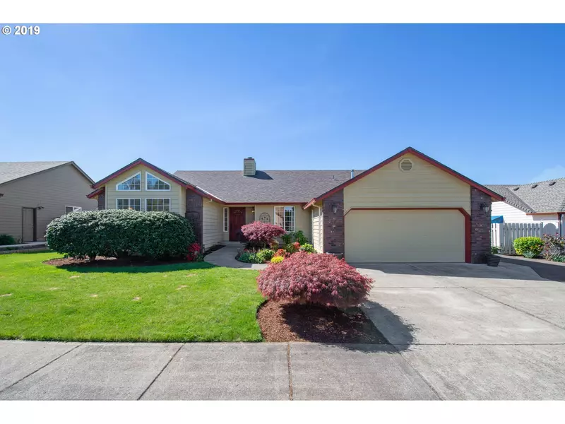 306 JULIE ANN DR, Oregon City, OR 97045