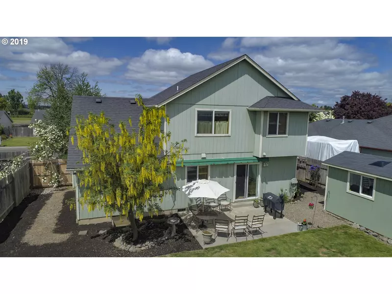 239 BLUE JAY LOOP, Creswell, OR 97426