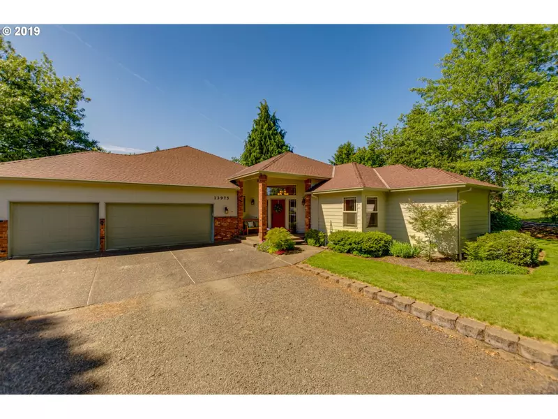 13975 S CARUS RD, Oregon City, OR 97045