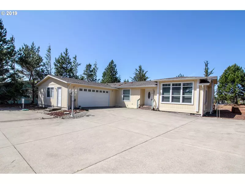 884 33RD PL, Florence, OR 97439