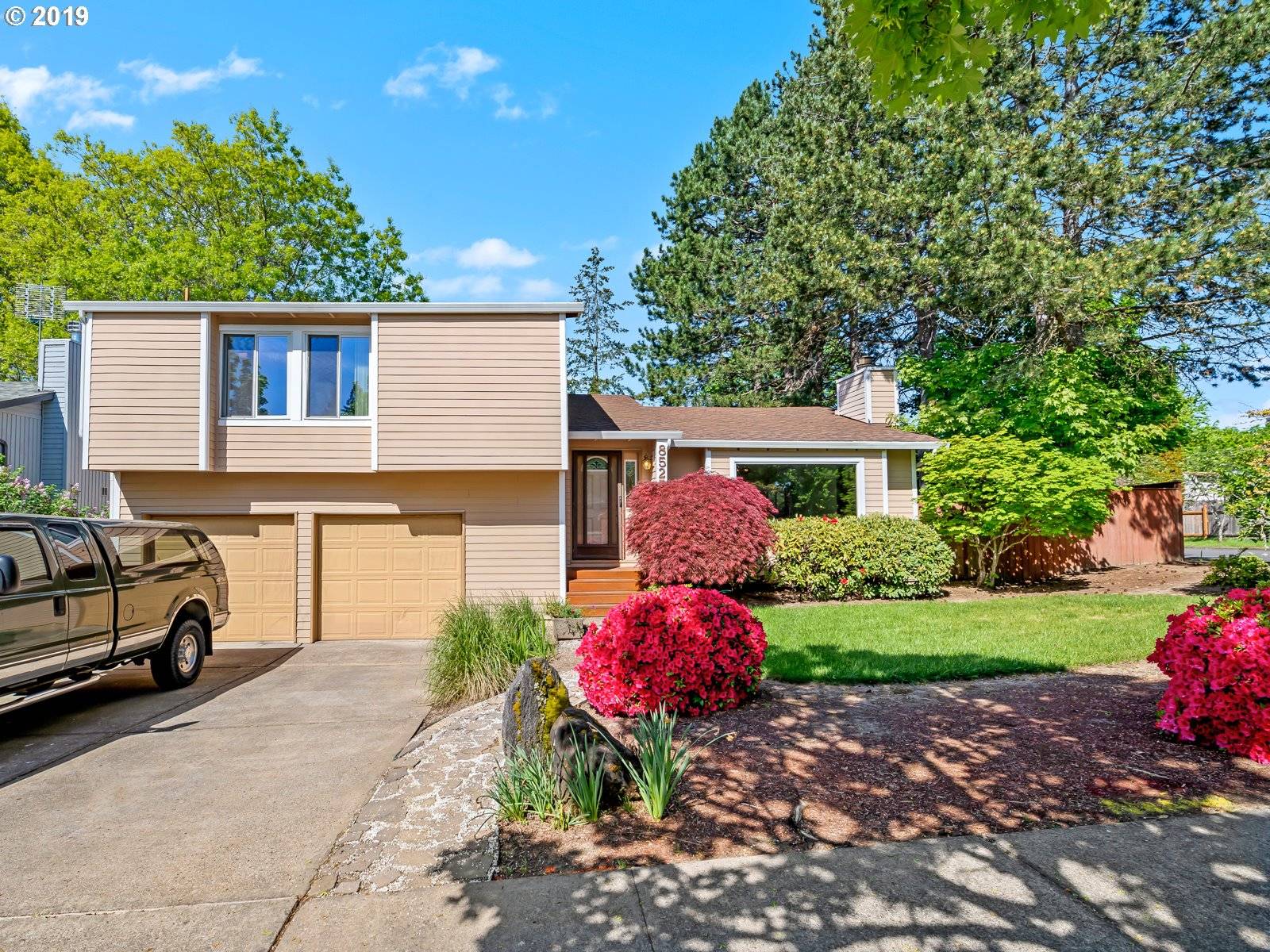8525 SW MORGAN DR, Beaverton, OR 97008