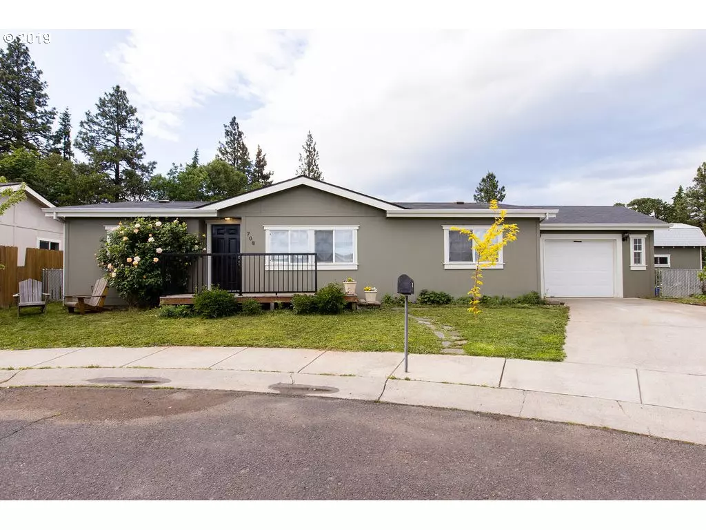 Hood River, OR 97031,708 PILTZ CT