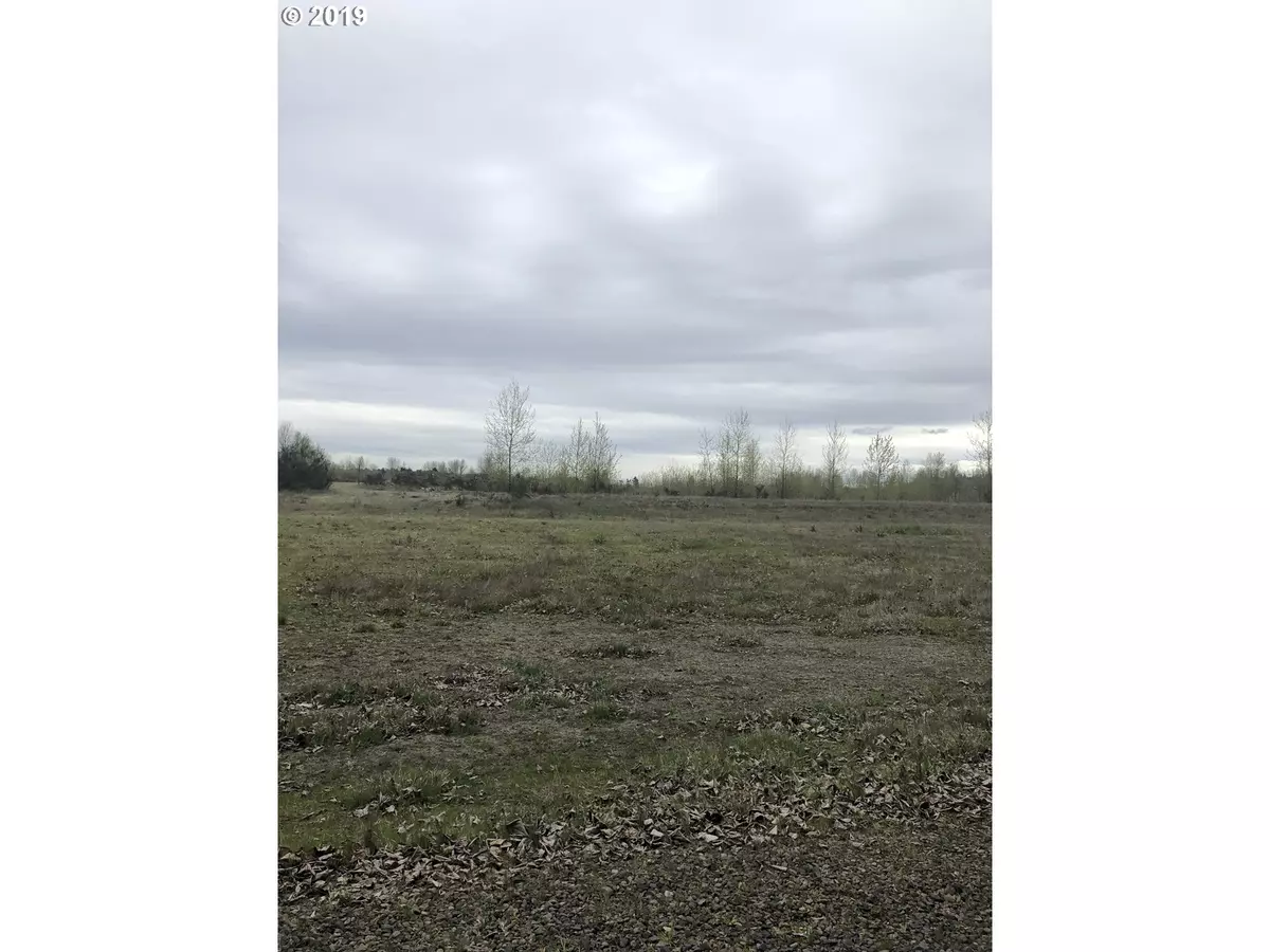 Kelso, WA 98626,235 FLATT RD