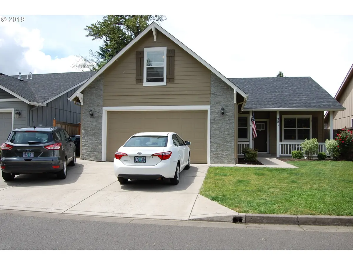 381 LENORE LOOP, Eugene, OR 97404