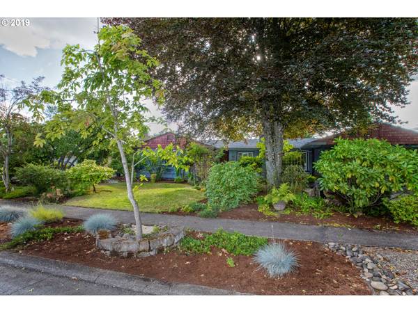 320 PALOMINO DR, Eugene, OR 97401