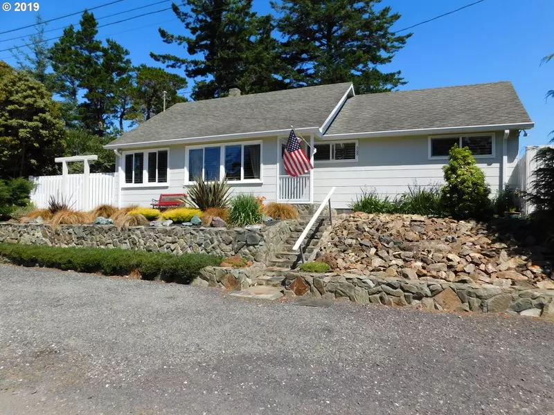 608 EIGHTEENTH ST, Port Orford, OR 97465